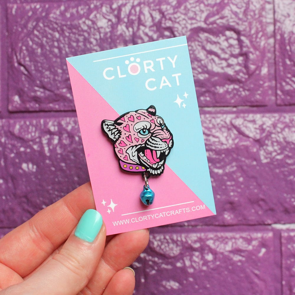 Loveheart leopard with bell enamel pin - charm pin - creepy cute